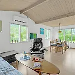Dom wakacyjny 2 Bedroom In *