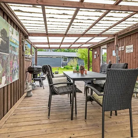 2 Bedroom In Casa vacanze *