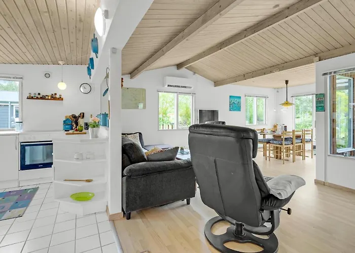 2 Bedroom In *